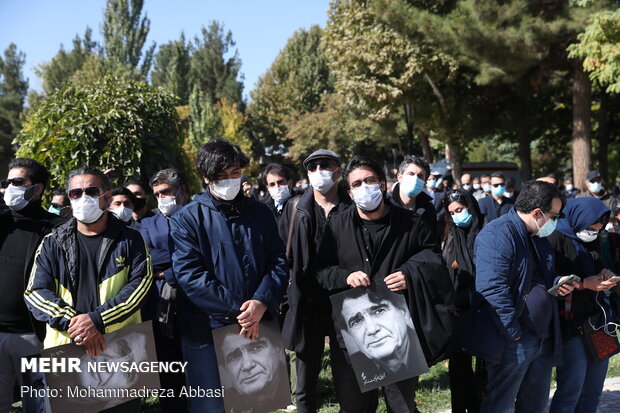 Funeral procession of classic singer, composer Shajarian 