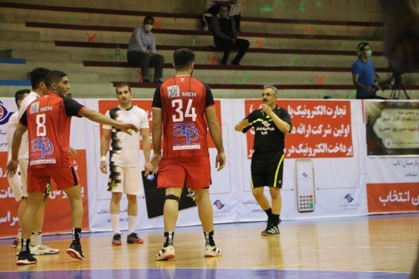 صعود برنده و بازنده به دور بعد لیگ هندبال/پرسپولیس برد و صعود کرد