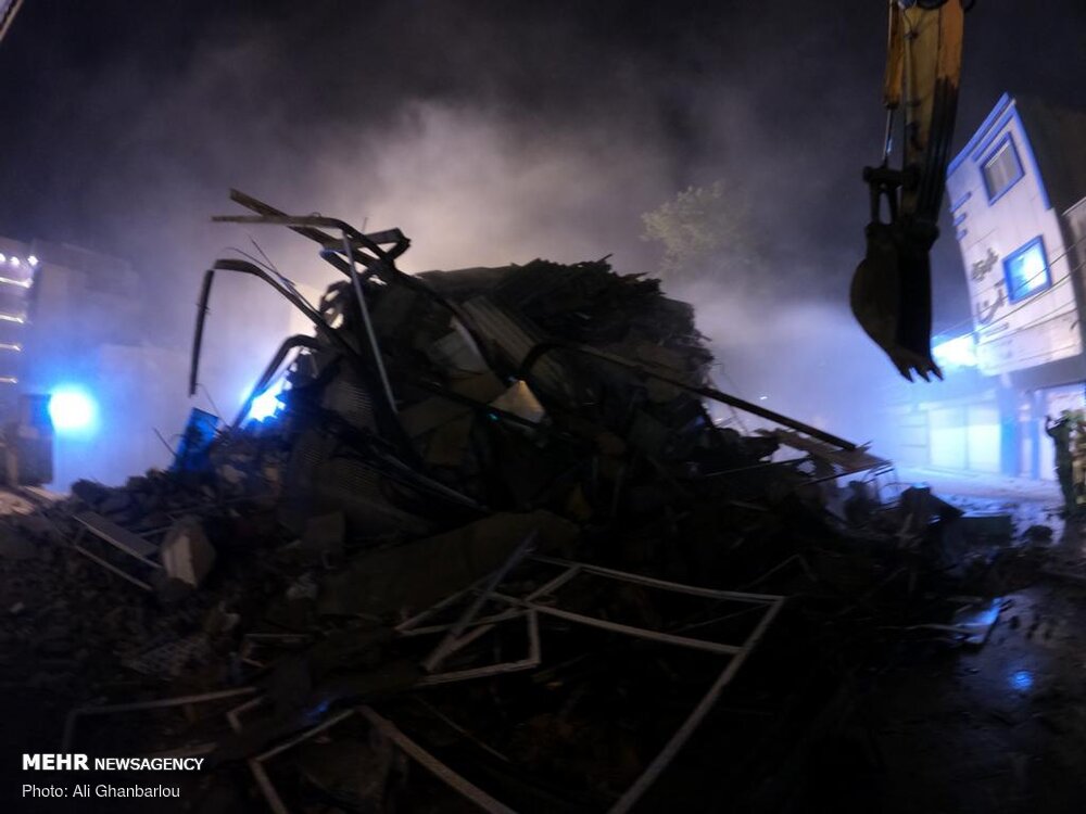 انفجار و ریزش کامل یک ساختمان در تبریز