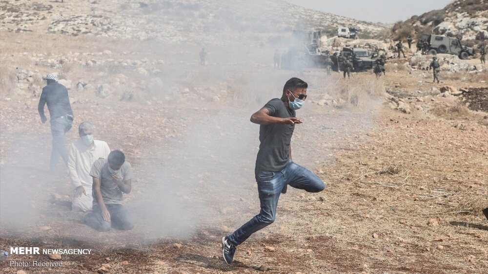 حمله صهیونیست‌ها به نمازگزاران فلسطینی با گاز اشک آور