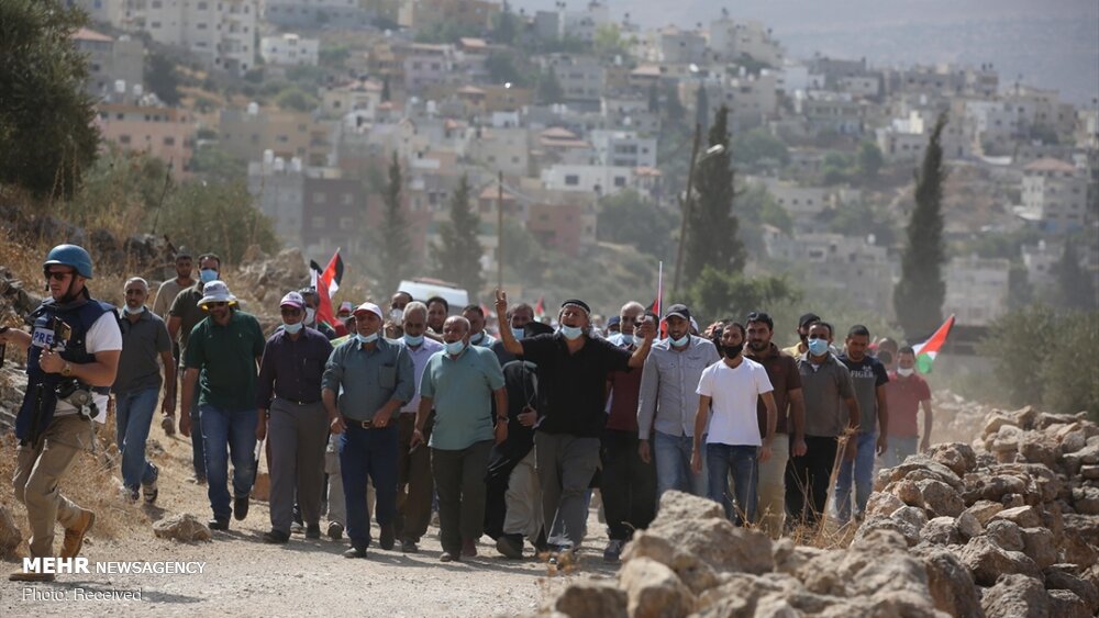 حمله صهیونیست‌ها به نمازگزاران فلسطینی با گاز اشک آور