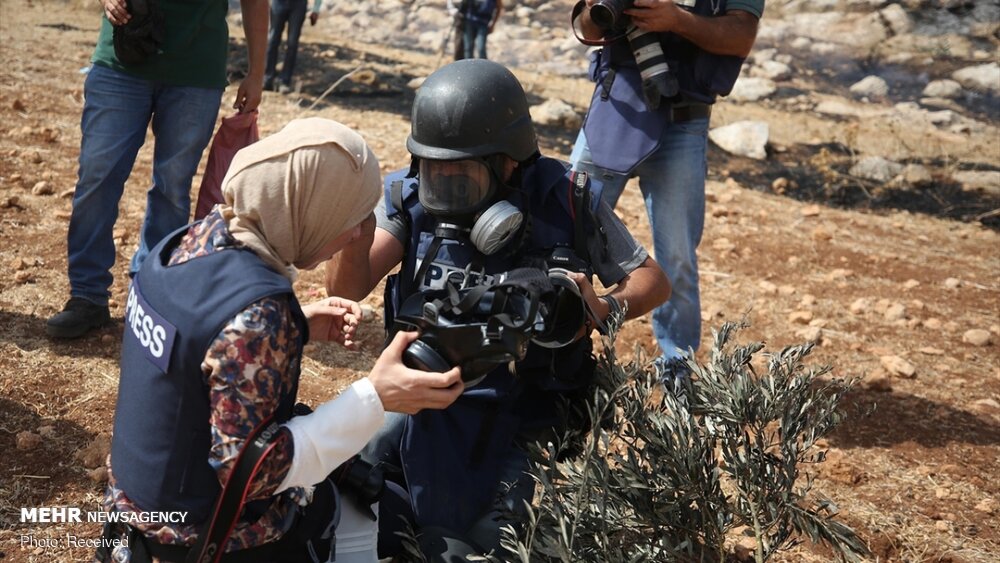 حمله صهیونیست‌ها به نمازگزاران فلسطینی با گاز اشک آور
