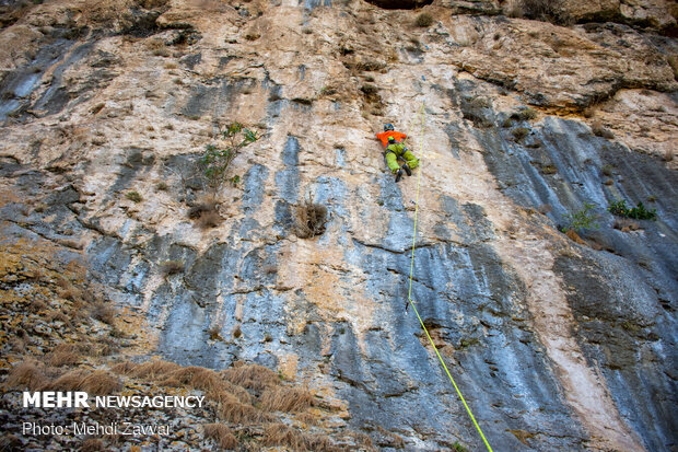 Rock climbing in Urmia 