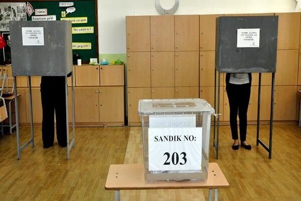 Kuzey Kıbrıs'ta halk sandık başında Kuzey Kıbrıs'ta halk sandık başında