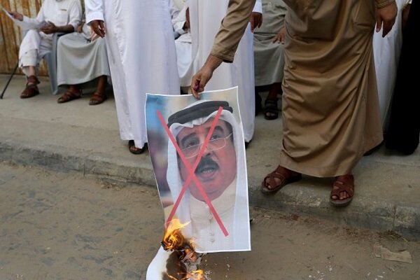 تظاهرات بحرينية الآن ضد زيارة وفد صهيوني للبحرين /فيديو