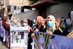 تجمع شهروندان فلسطینی در اعلام همبستگی با اسیر «ماهر الأخرس»