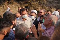 Suriye lideri Esad'dan yangın bölgesine ziyaret