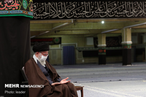 Leader attends Imam Reza (PBUH) mourning ceremony