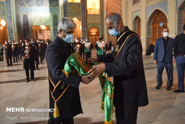 لاله گردانی شب شام غریبان شهادت امام رضا(ع) در شیراز