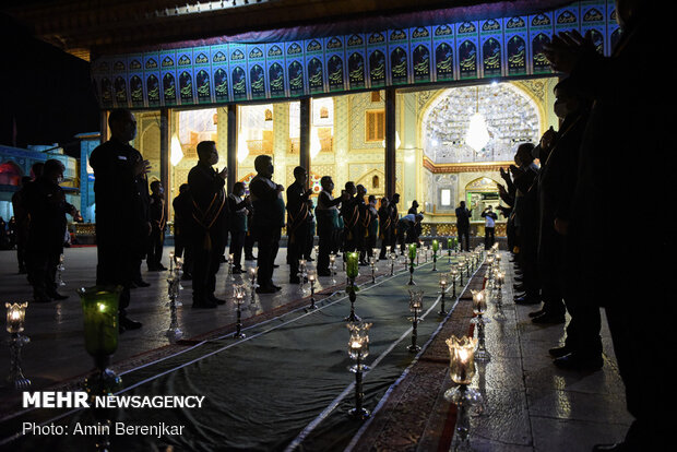 لاله گردانی شب شام غریبان شهادت امام رضا(ع) در شیراز