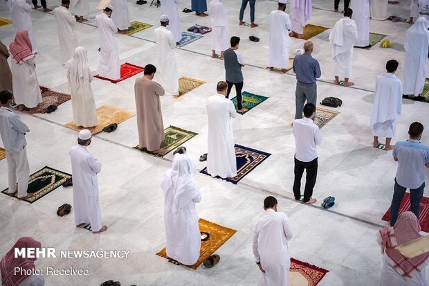 Mescid-i Haram'ın kapıları yeniden ibadete açıldı