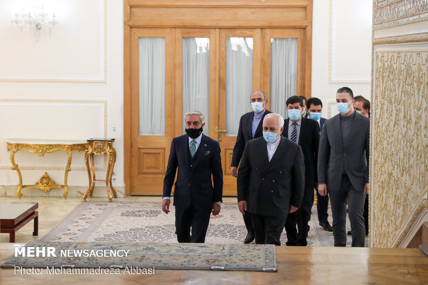 Zarif meeting with Abdullah in Tehran