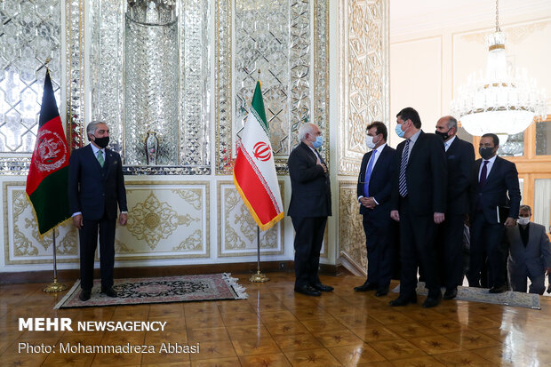 Zarif meeting with Abdullah in Tehran