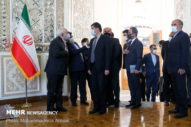 Zarif meeting with Abdullah in Tehran