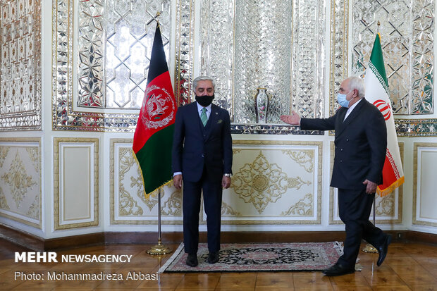 Zarif meeting with Abdullah in Tehran