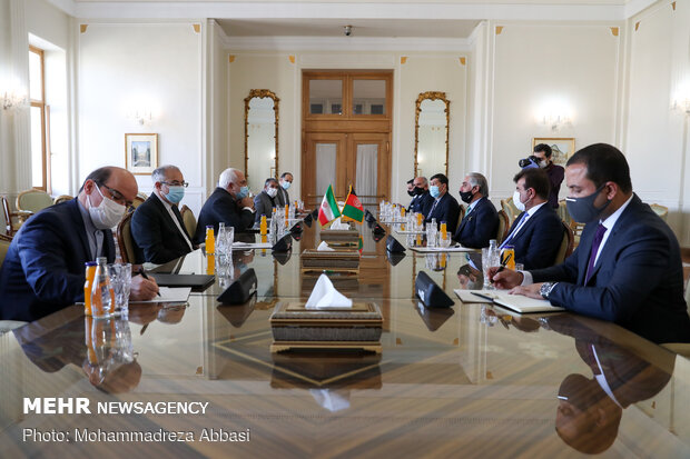 دیدار رئیس شورای عالی مصالحه افغانستان با وزیر امور خارجه ایران