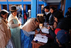 پایان انتخابات ریاست‌جمهوری بولیوی/شانس نامزد سوسیالیست بالا است