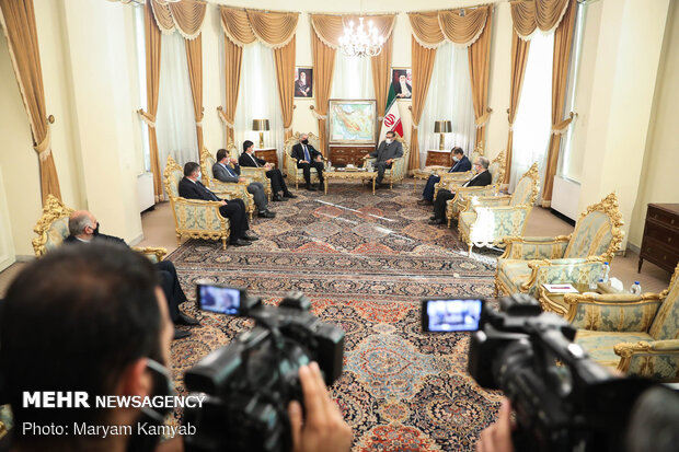 Shamkhani holds meeting with Abdullah on Monday