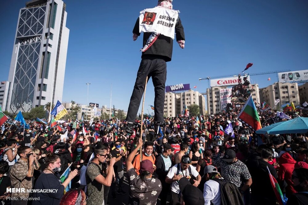 چلی میں حکومت مخالف ہزاروں مظاہرین سڑکوں پر نکل آئے