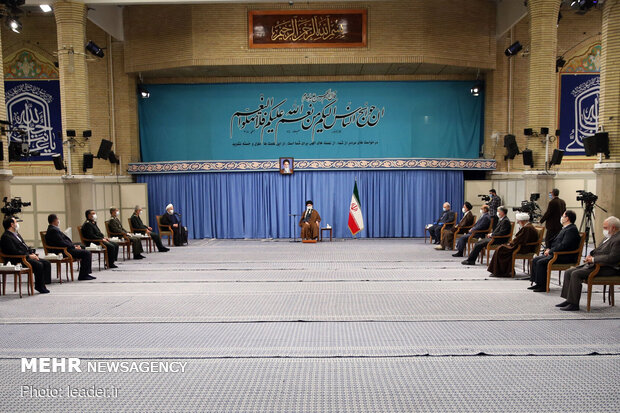 جلسه ستاد ملی مقابله با کرونا در حضور رهبر معظم انقلاب اسلامی - کراپ‌شده