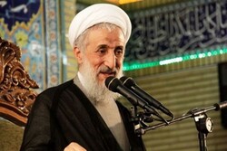 رئیس جمهوری آینده ایران نباید به بیگانه چشم داشته باشد