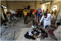 انفجار در مسجدی در پیشاور پاکستان ۷۹ کشته و زخمی برجای گذاشت