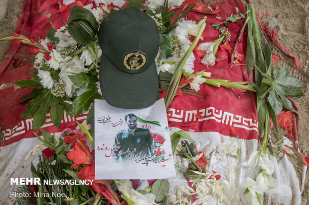 مراسم تشییع و خاکسپاری پیکر شهید مدافع امنیت خلیل رونده در تبریز
