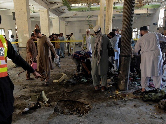 پشاور میں مدرسہ میں بم دھماکے کے نتیجے میں 7 افراد ہلاک 112 زخمی