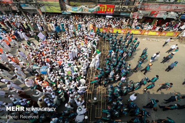 Bangladeş'te Macron protestosu