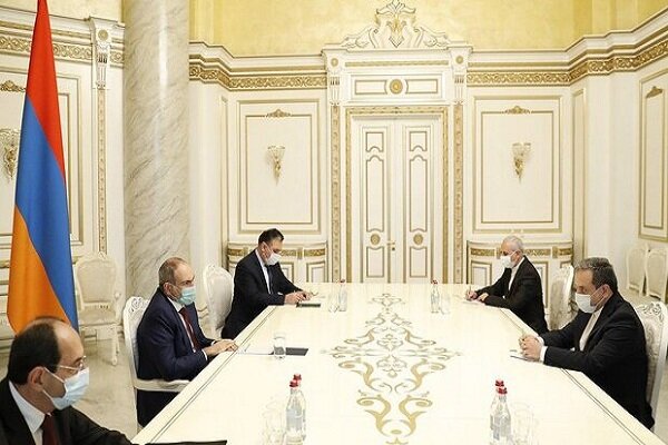 Iran’s special envoy Araghchi meets with Armenian PM 