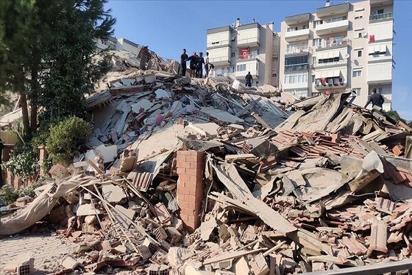 تلفات زلزله ترکیه به ۱۲ کشته و بیش از ۴۰۰ زخمی افزایش یافت