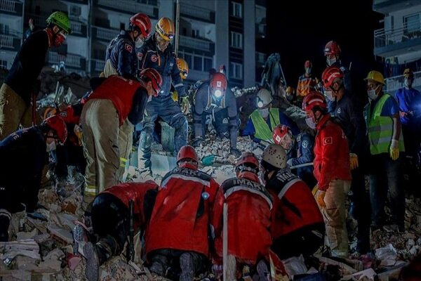 İzmir'deki depremde can kaybı 76'ya yükseldi