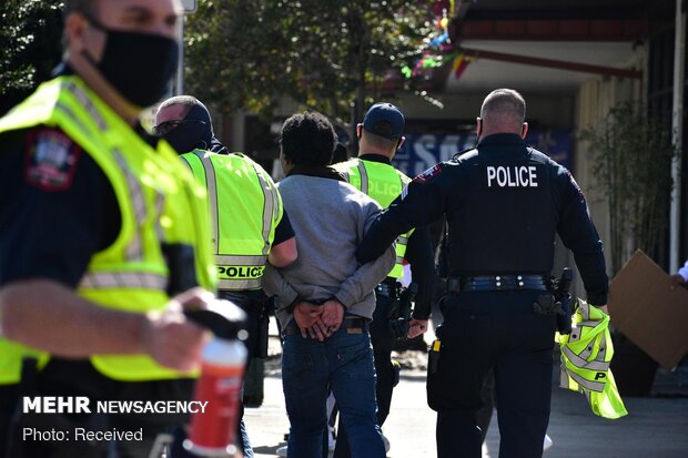 ABD federal güçleri Kuzey Carolina'daki protestoculara saldırdı