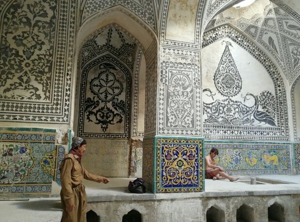 هەزاران چیرۆکی نەبیستراوی سنه لە دڵی گەرماوی مێژوویی خان