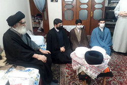 مراسم عمامه گذاری طلاب حوزه علمیه امام صادق(ع) ورامین برگزار شد