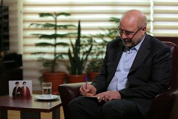 رئیس مجلس قانون لغو تحریم‌ها را ابلاغ کرد/ روحانی قانون‌گریزی کرد