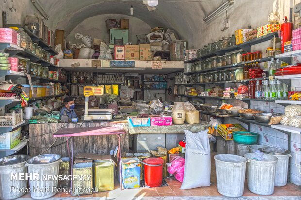 Review of memories in Yazd old chambers