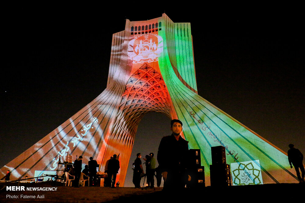 افغان قوم اور حکومت کے ساتھ  ہمدردی میں آزادی ٹاور افغان پرچم سے سجا دیا گيا