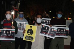 روشن کردن شمع مقابل کنسولگری افغانستان در مشهد