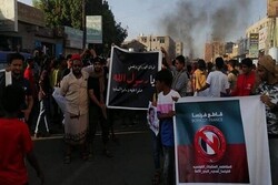 تظاهرات یمنی ها علیه «ماکرون»/«علمای مسلمان متحد باشند»