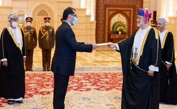 Iran’s envoy submits credentials to Omani Sultan