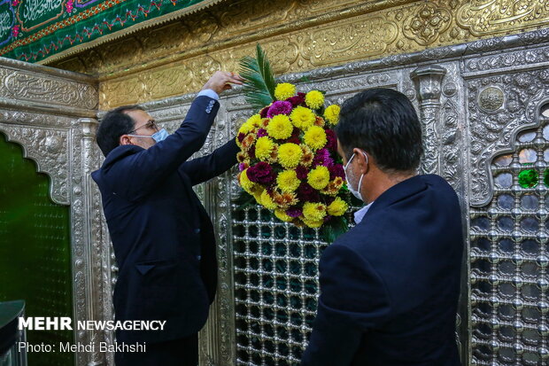 Preparing Hazrat Masumeh shrine for birth anniv.
