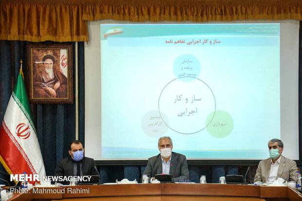 امضاء تفاهم نامه بازسازی اتوبوس های فرسوده ناوگان اتوبوسرانی شهری