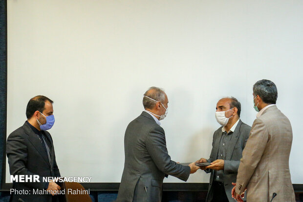 امضاء تفاهم نامه بازسازی اتوبوس های فرسوده ناوگان اتوبوسرانی شهری