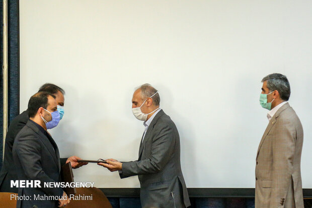 امضاء تفاهم نامه بازسازی اتوبوس های فرسوده ناوگان اتوبوسرانی شهری