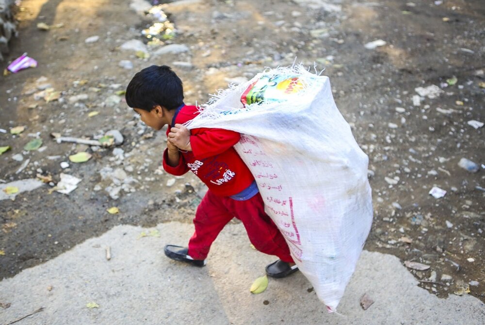 حکایت کودکان کار و زباله‌گرد/ چنگ طلای کثیف برچهره معصوم کودکان