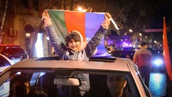 Azerbaycan'da 'Karabağ' sevinci