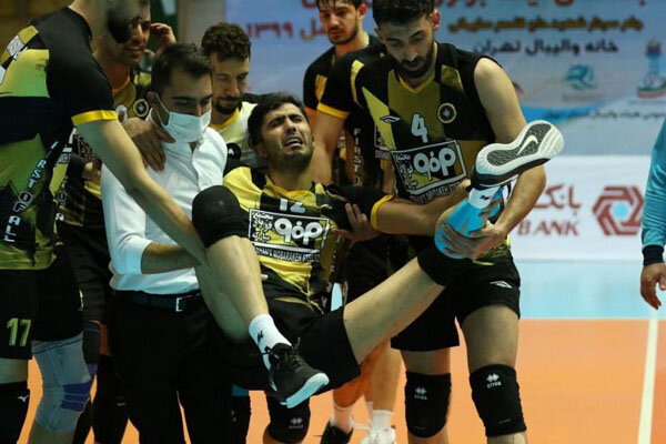 تصاویری از مصدومیت شدید ملی پوش والیبال ایران در لیگ برتر