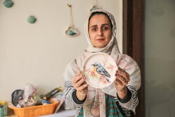 İranlı girişimci kadın evinde çömlek atölyesi kurdu