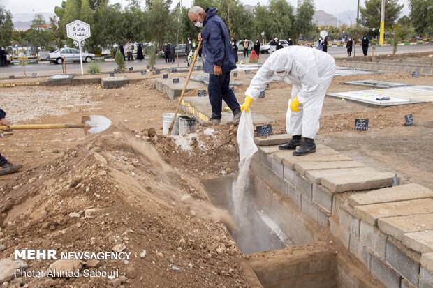 آرامستان وادی السلام در روزهای کرونایی